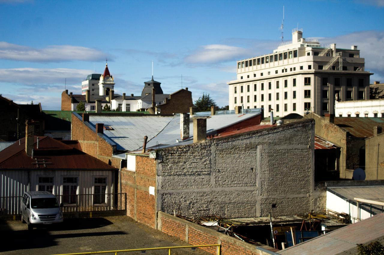 Hostal Chiloe Hostel Punta Arenas Exterior photo